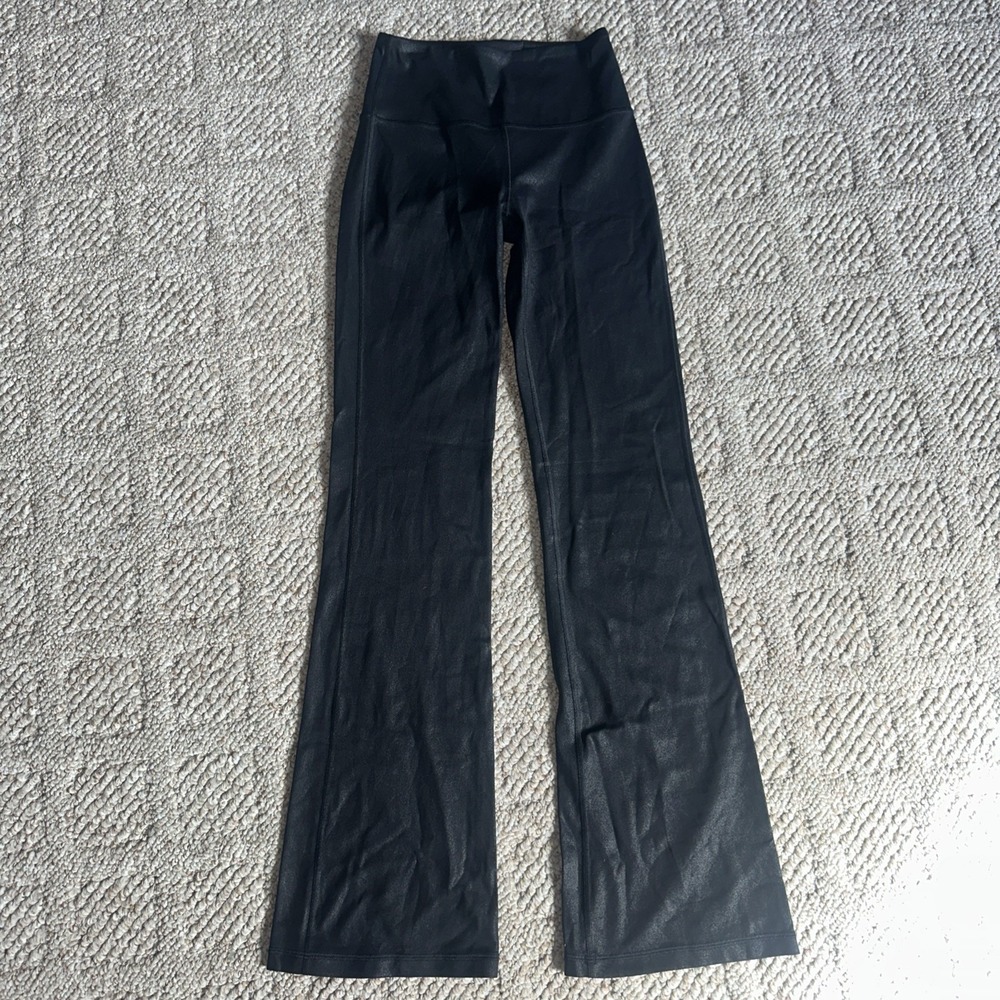 CRZ Yoga Women's XS O-2 Stretch Flared Leg Black Shimmer Leggings EUC